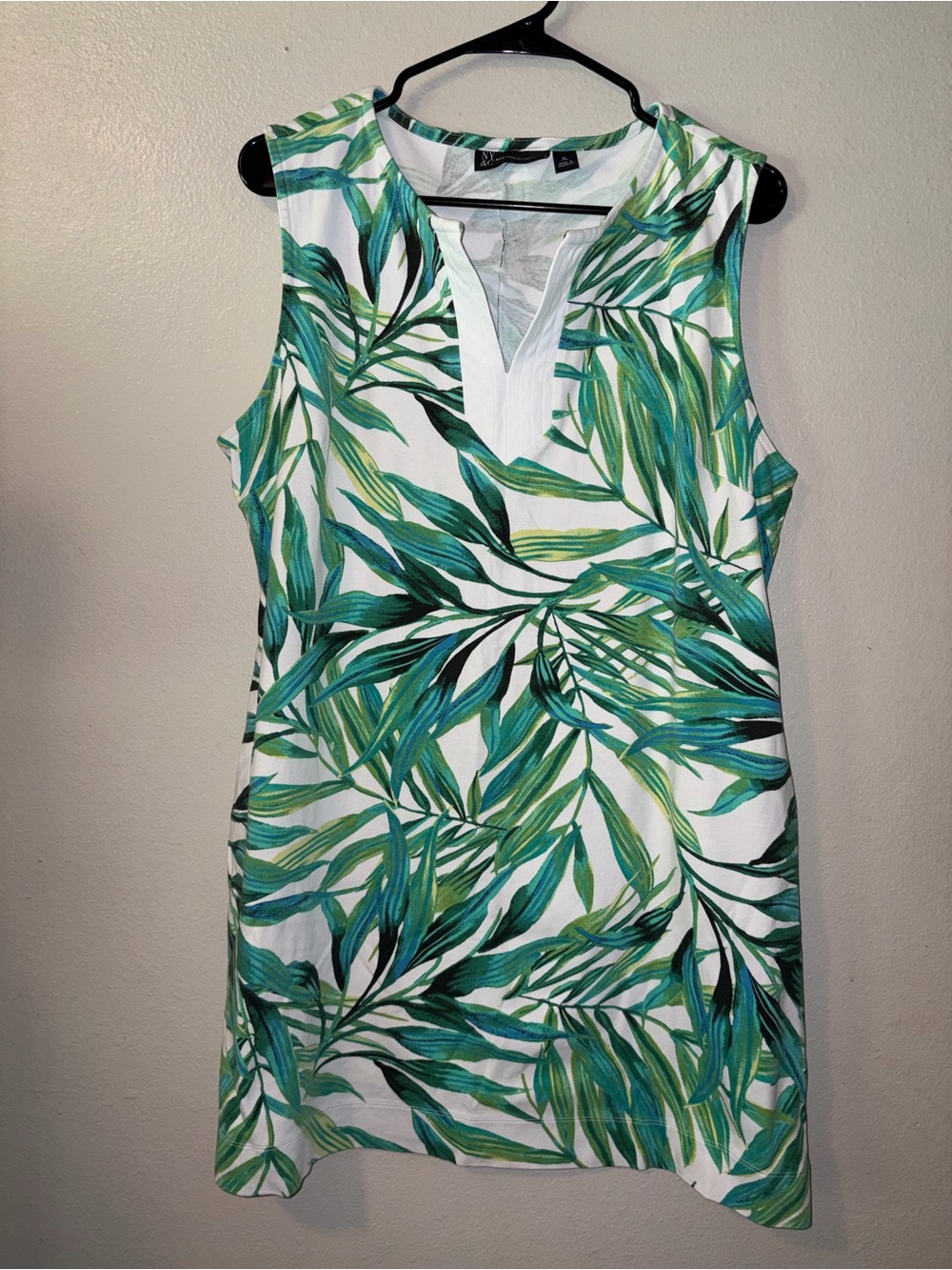 New York & Company White and Green Tropical Leaf V‑Neck Tunic
